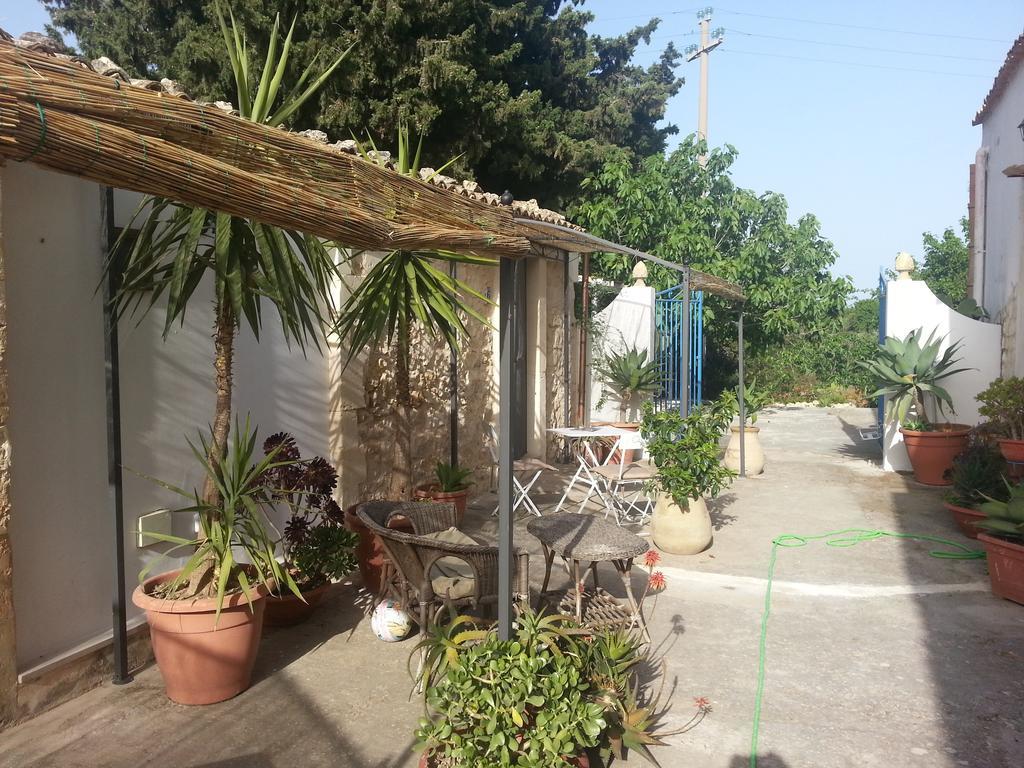 A Lumia Villa Noto Luaran gambar